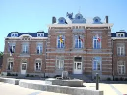 Vue pittoresque de la Place Communale à Jemeppe-S-Sambre, contexte du service de débouchage résidentiel et commercial